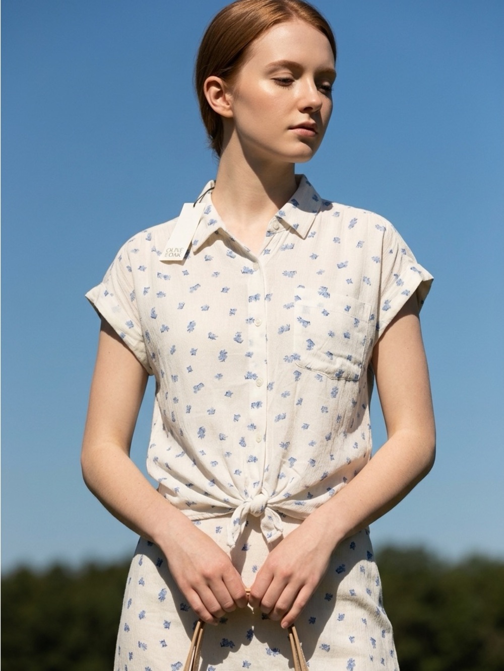 Olive & Oak XS Cream Button-Front Tie Waist Blouse with Blue Floral Print